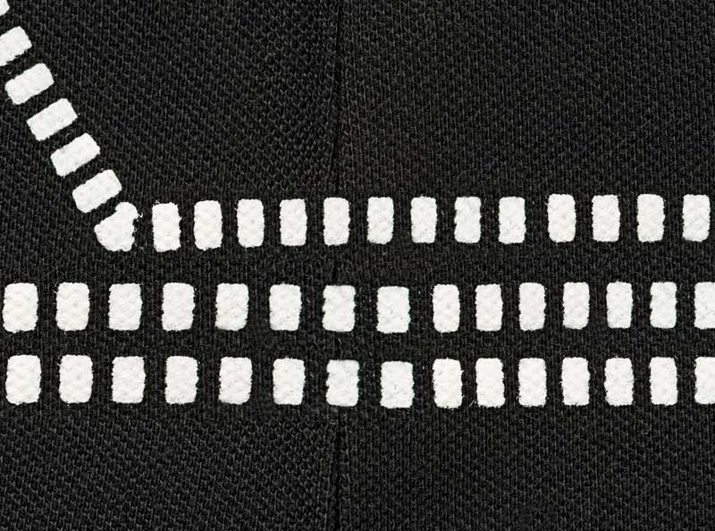 bekleidung sonderanfertigung extras druck ueber naht