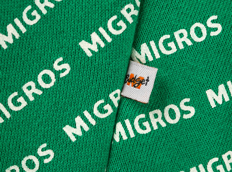 bekleidung sonderanfertigung extras flag label