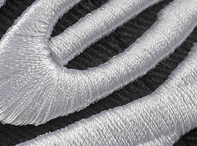 caps sonderanfertigung veredelung 3d stickerei