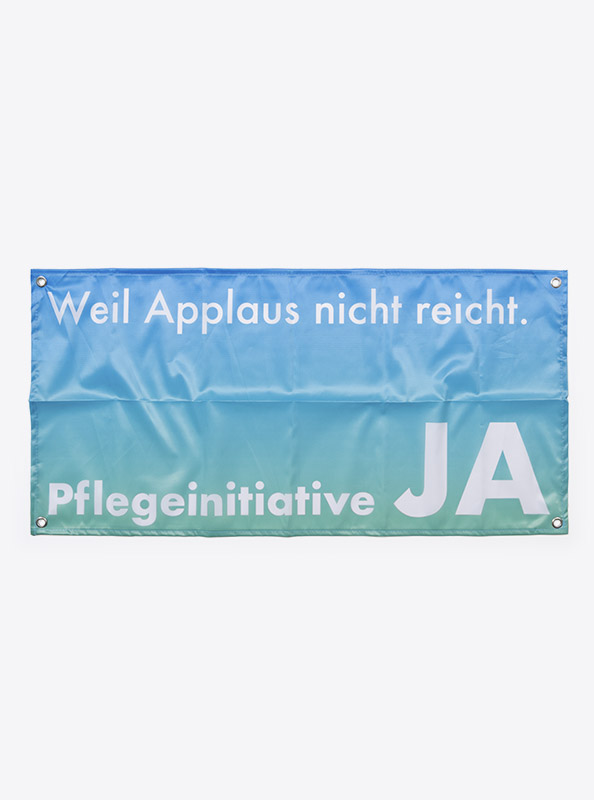 Fahne Mit Druck Feinheit Pflegeinitiative Mit Logo Bedrucken Individuell Gestalten Polyester Digitaldruck