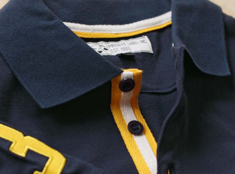 Farbige Knopfleiste Polo Shirt Farbige Knopfleiste Polo Shirt