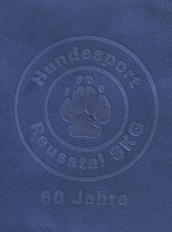 Mikrofasertuch Praegung Eu Hundesport Reusstal Mit Logo Digitaldruck Polyester Polyamid Designservice