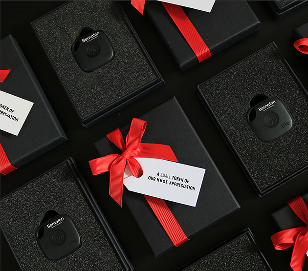 Tracker Tile Geschenkverpackung Black Red